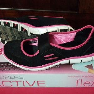 Skechers womens shoes size 7
